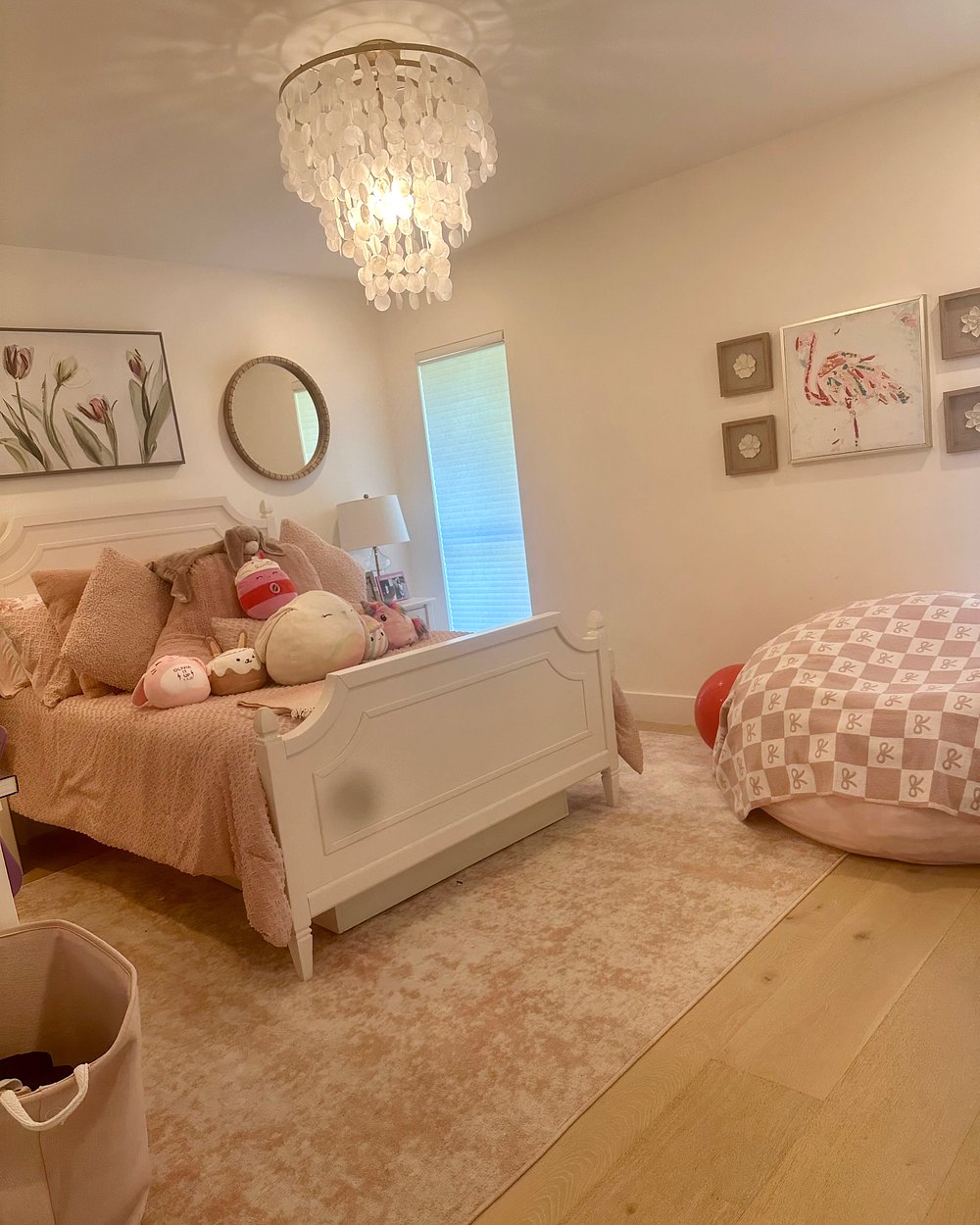 Same bedroom after Seily cleaned